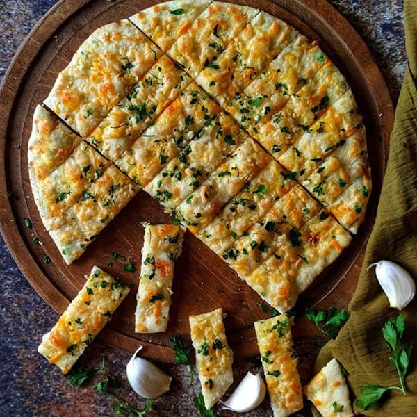 نان سیر پپرونی